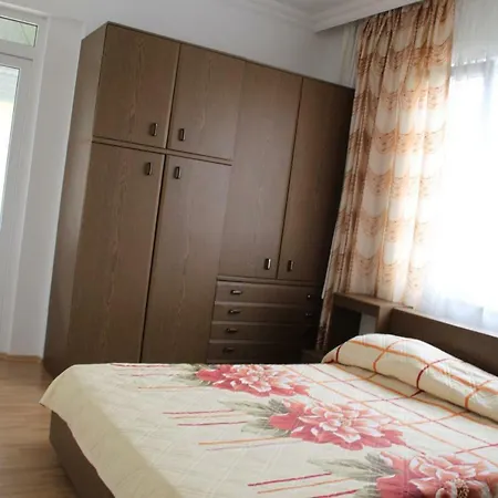 Kleopatra Strand Apartment